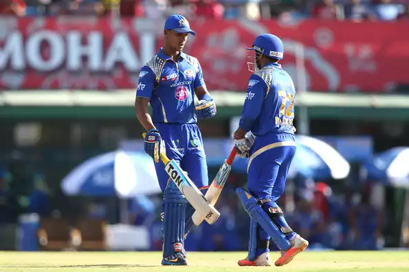 Lendl Simmons (71) and Parthiv Patel (59) put on a 111-run stand for the opening wicket as Mumbai Indians finished on 172 for 3.