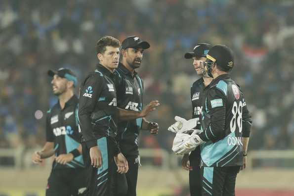 New Zealand's spinners picked up five wickets between them