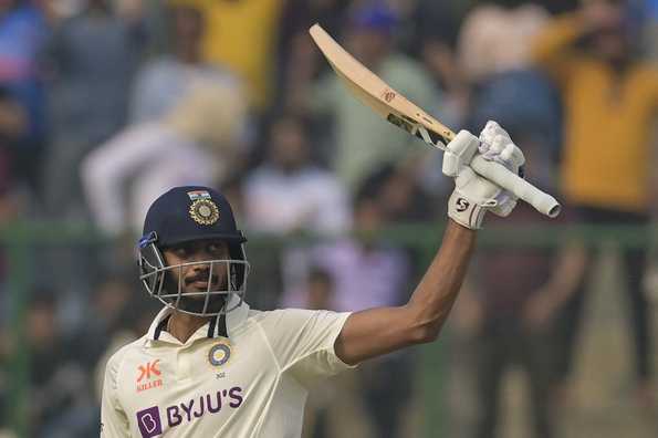 Axar hit 74 off 115 balls to help India recover.