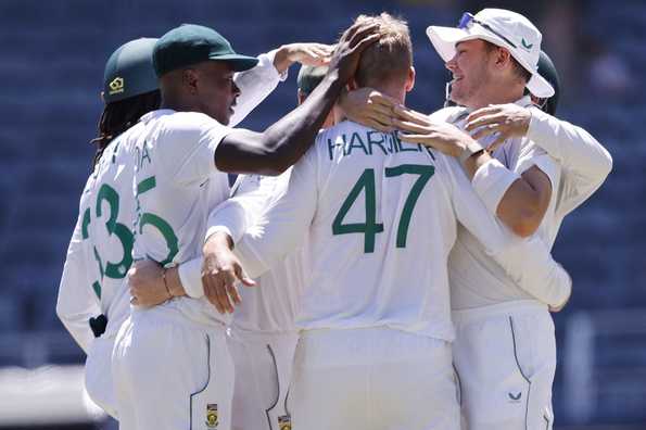 South Africa registered a commanding victory in the second Test to seal the series 2-0