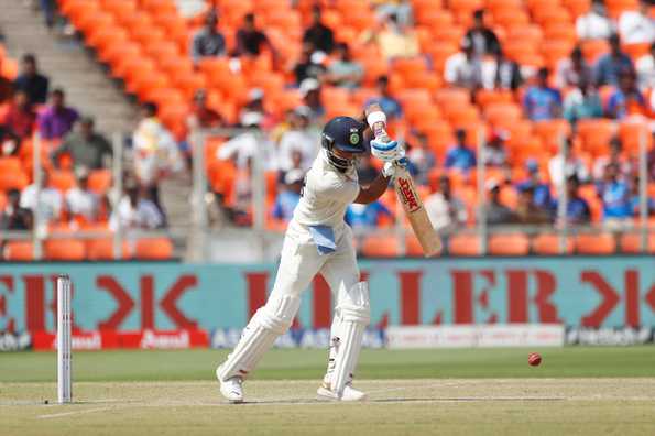 Virat Kohli went to Lunch break on an unbeaten 88