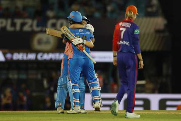 Nat Sciver-Brunt and Melie Kerr saw Mumbai Indians home with an unbeaten partnership