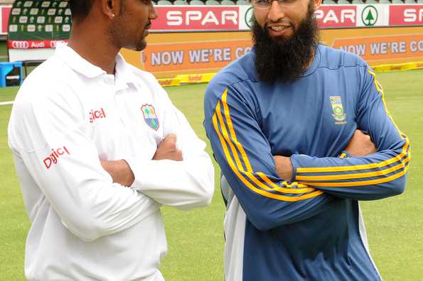 Ramdin(left) and Amla at the post-match presentation