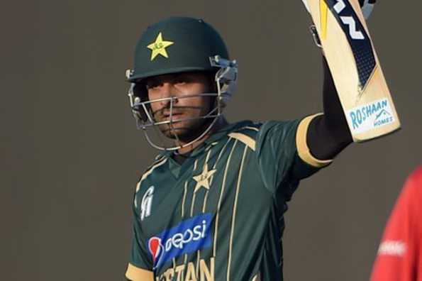 Hafeez top-scored for Pakistan with a fin 76.