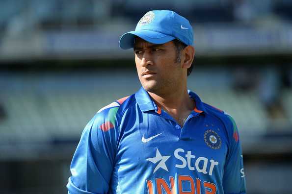 MS Dhoni filed a 100-crore defamation case against Zee Media 2014