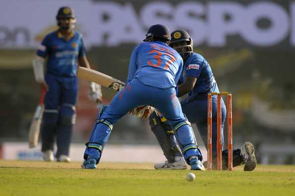 Angelo Mathews and Lahiru Thirimanne were involved in a a fine stand.