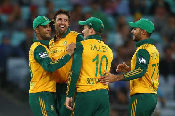 David Wiese and Robin Peterson picked up quick wickets to leave Australia in a lot of trouble.