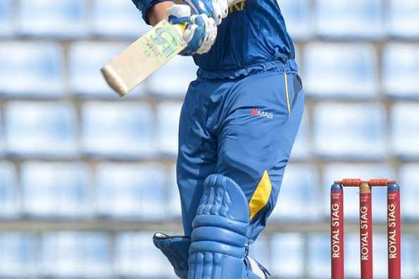 Tillakaratne Dilshan's fiery start helped Sri Lanka overcome an early setback.