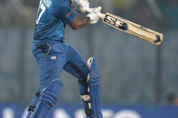 Mahela Jayawardena in action during his stand with Lahiru Thirimanne