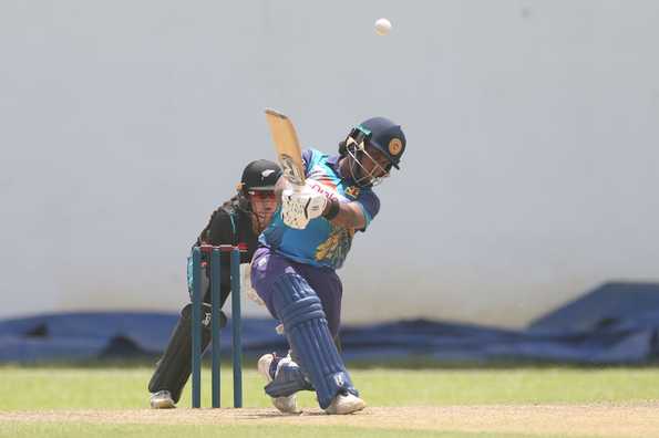 Chamari Athapaththu blasted 80* off just 47 balls as Sri Lanka chased down 141 in the final T20I