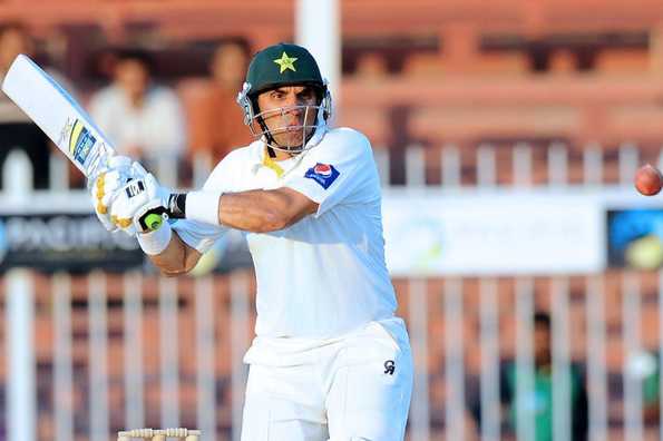 Misbah starred with the bat in Pakistan's quickest 300+ chase.