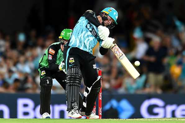 Munro's 99* set the tone for Heat's opening night win.