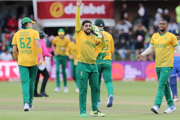 Shamsi picked 4-0-18-1 in a T20I match where the average scoring rate was above 10.