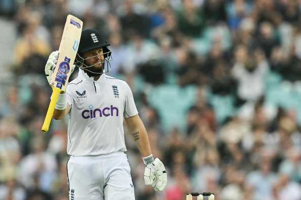 Ben Duckett fell 14 short of a century