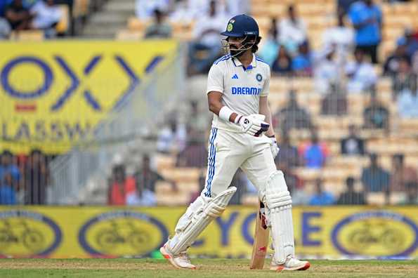 KL Rahul played a string of attractive drives in the 2nd innings of the Chennai Test.