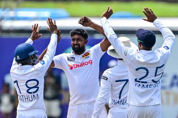 Prabath Jayasuriya continued his love affair with Galle through another dominant spell