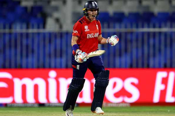 Nat Sciver-Brunt scored an unbeaten 48 in a clinical run-chase