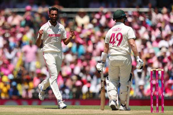 Prasidh Krishna took all three of the Australian wickets to fall in the innings.