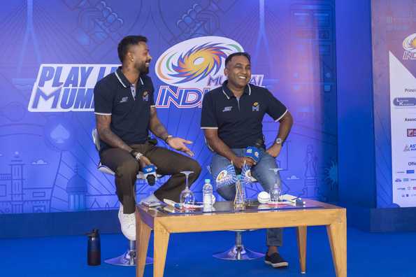 Hardik and Mahela address the pre-season press conference