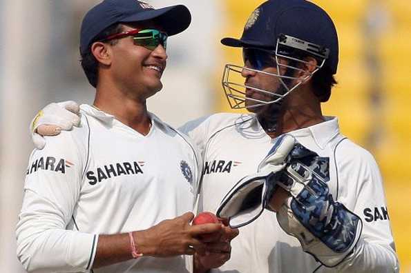 Indian captain Mahendra Singh Dhoni (R) speaks to Sourav Ganguly in Nagpur, central India, on November 10. Ganguly ended his illustrious international career on Monday on a contented note, saying he saw a bright future for Indian cricket.