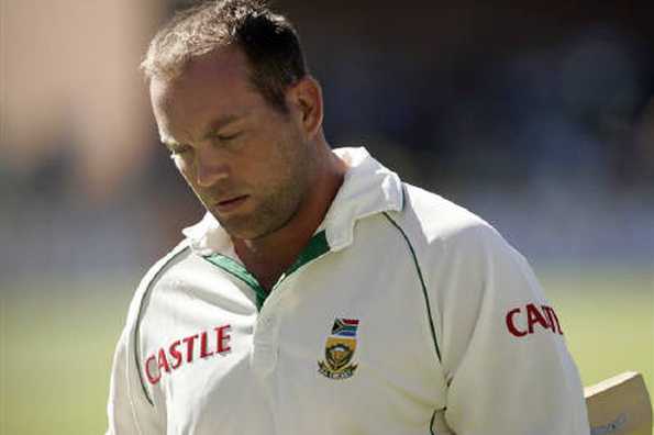 South Africa's Jacques Kallis reacts as he leaves the field following his dismissal by West Indies' Jerome Taylor on the second day of their first test cricket match in Port Elizabeth in this December 27, 2007 file photo. REUTERS/Howard Burditt/Files