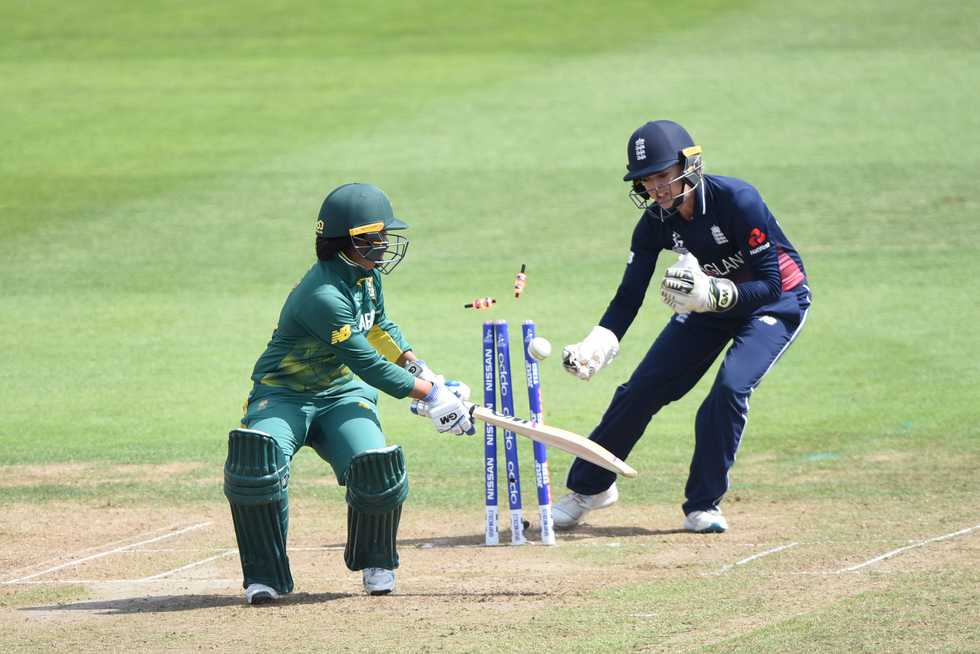 "The best in the world" - Adam Gilchrist on Sarah Taylor's glovework