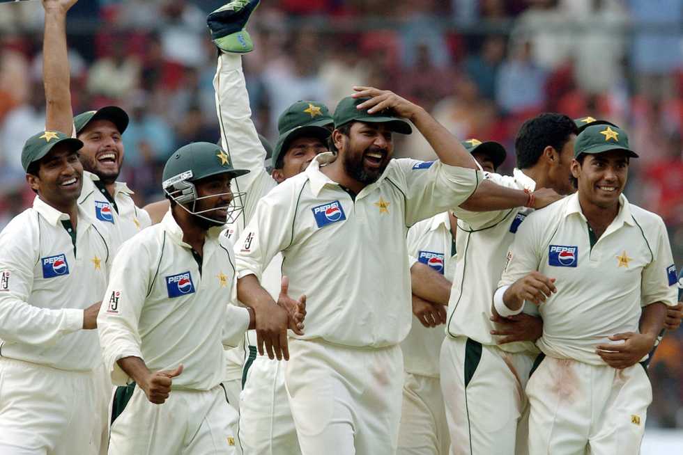 Sehwag's early dismissal, India's defensive shell, Ganguly's form and crowd jeers - the rollicking Day 5 had all the makes of a gripping thriller that culminated in Pakistan's series-levelling victory