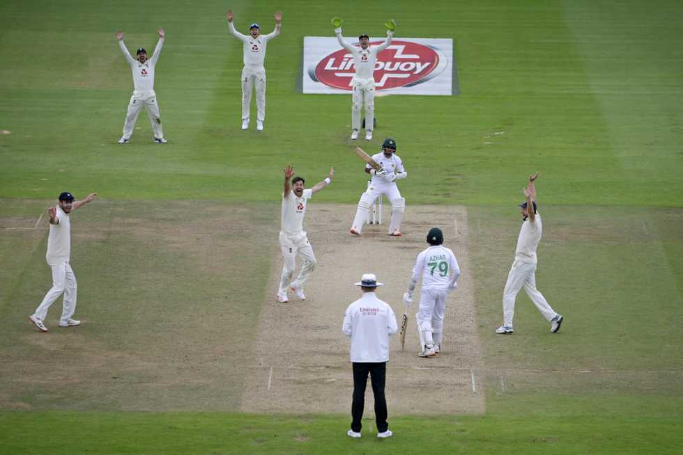 Funky fields, different strategies - England have thrown everything they have at Pakistan as they try to bag the third Test.