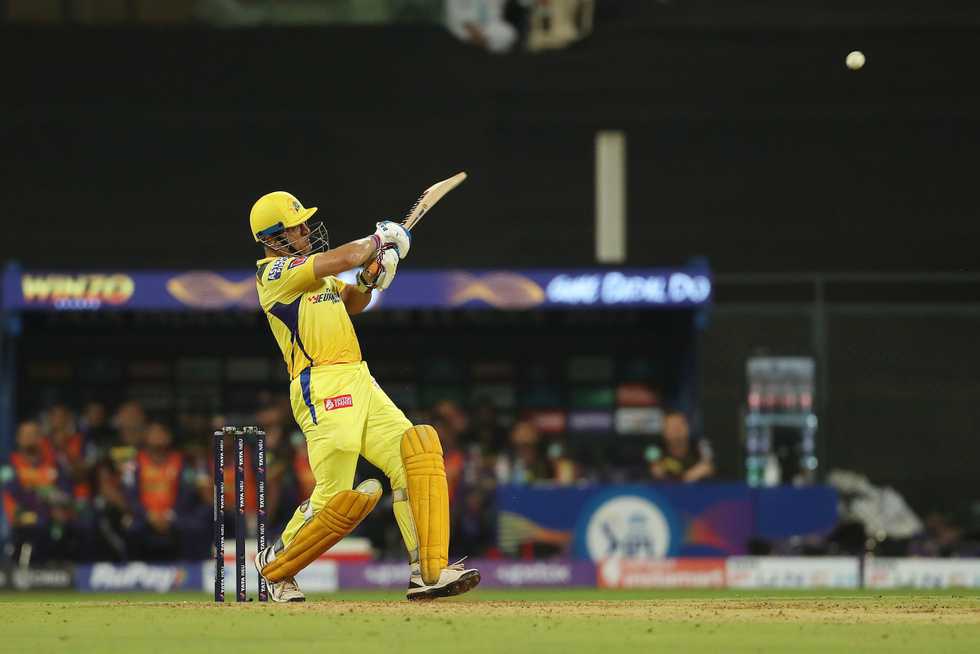  After managing to accumulate just 15 off 25 balls at a prohibitive strike rate of 60, Dhoni exploded