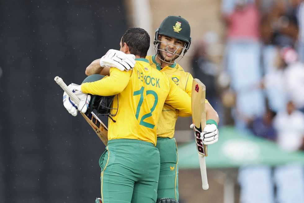 De Kock and Reeza Hendrics added 152 off just 65 deliveries for a partnership scoring rate of 14.03.